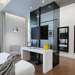 Birkin Marina Pensión Cagliari