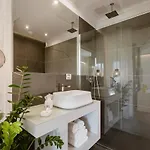 Birkin Marina Pensión 4*