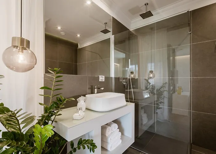 Birkin Marina Casa de hóspedes 4*